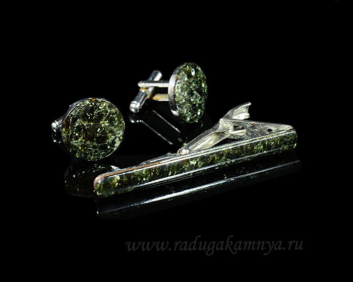 Cufflinks and tie clip made of muscovite, 16*16mm, 61*7mm.