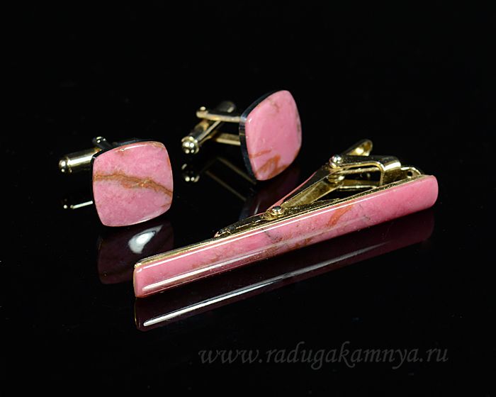 Cufflinks and tie clip made of rhodonite, 15*15mm, 61*7mm.