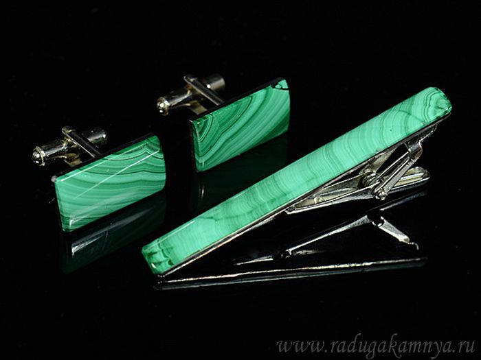 Cufflinks and tie clip made of malachite, 19*12mm, 61*7mm.