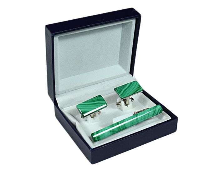 Cufflinks and tie clip made of malachite, 19*12mm, 61*7mm.