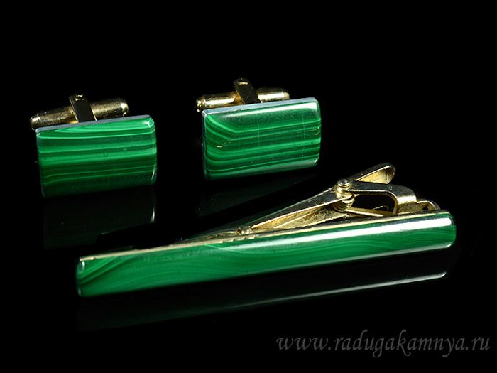 Cufflinks and tie clip made of malachite, 18*12mm, 60*7mm.