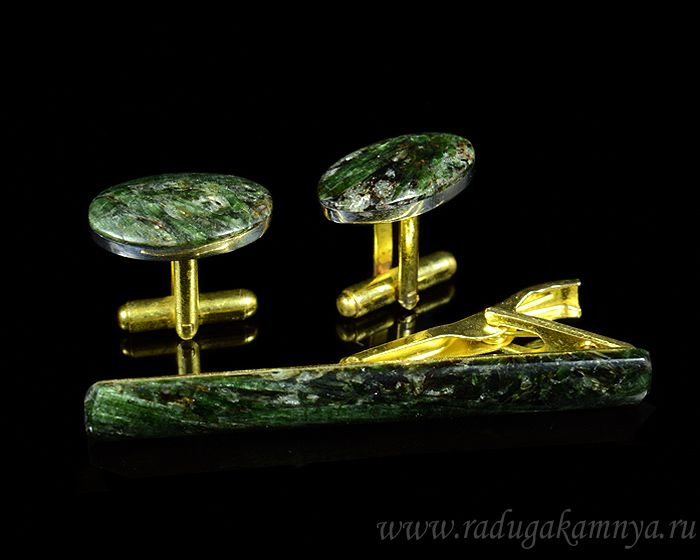 Cufflinks and tie clip made of actinolite, 21*12mm, 61*7mm.