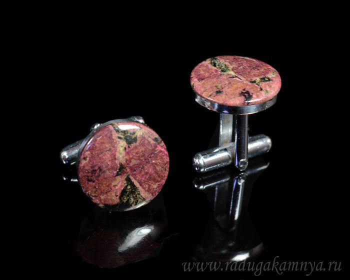 Cufflinks made of eudialyte, 16*16mm.